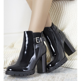 Black lacquered ankle boots on the Jacques post 1
