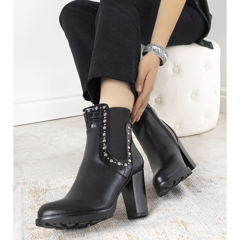 Black boots with Flemish studs 1