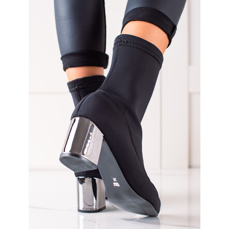 TRENDI Slip-on Boots With Silver Heel black 1