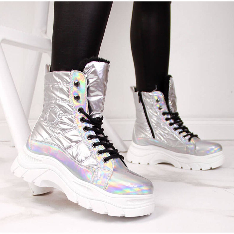 Snow boots on the Vinceza W JAN47B Silver holo platform 1