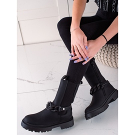 TRENDI Black Workers With A Decorative Belt 1