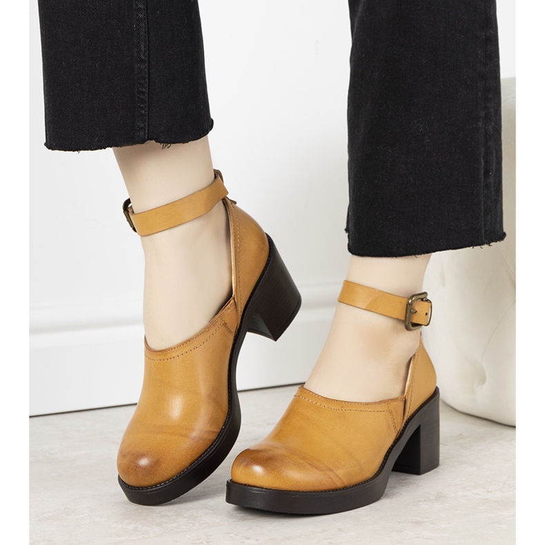 Camel shoes on the Christiane post brown 1