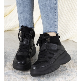 Black winter sneakers with the Ninette animal theme 1