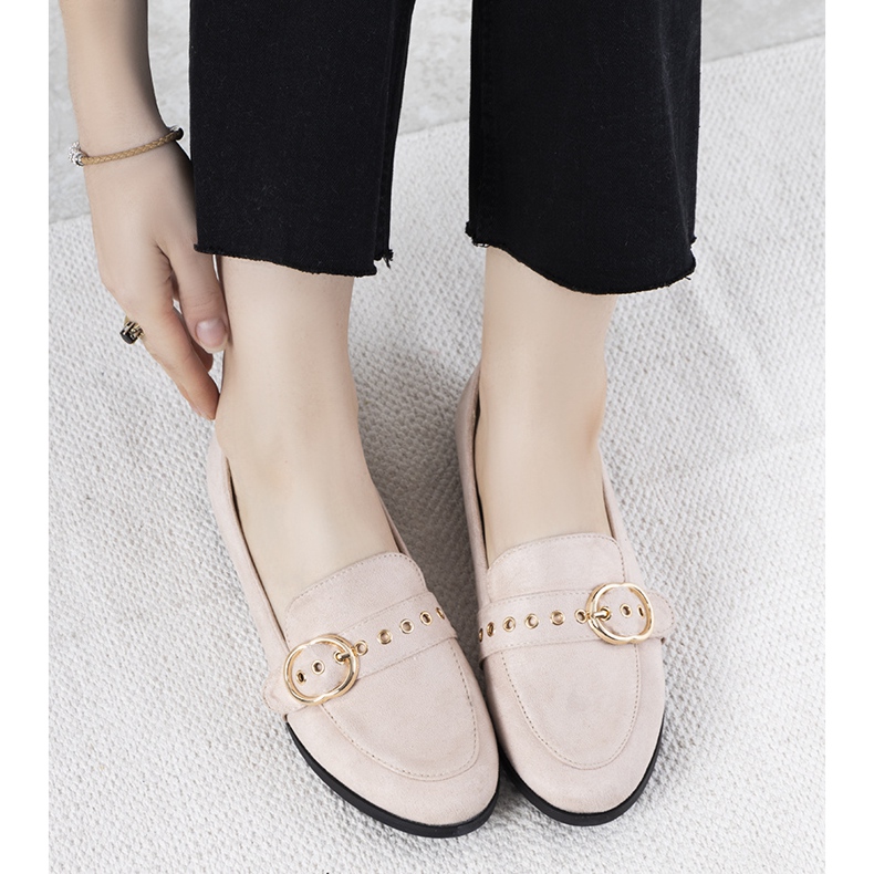 Beige loafers with gold Verreau ornament 1