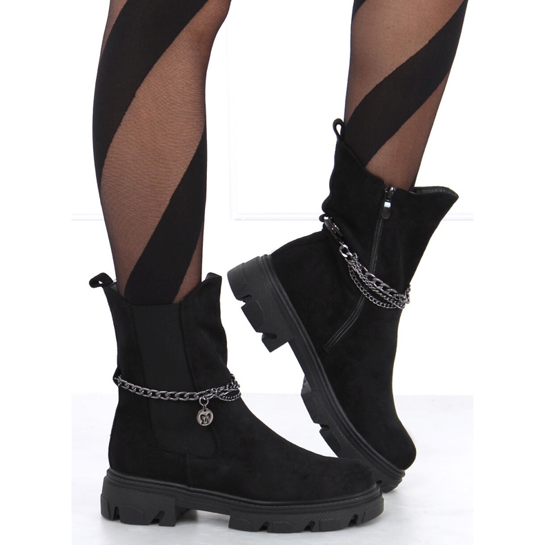 Chelsea boots with a high upper Hilde Black 1