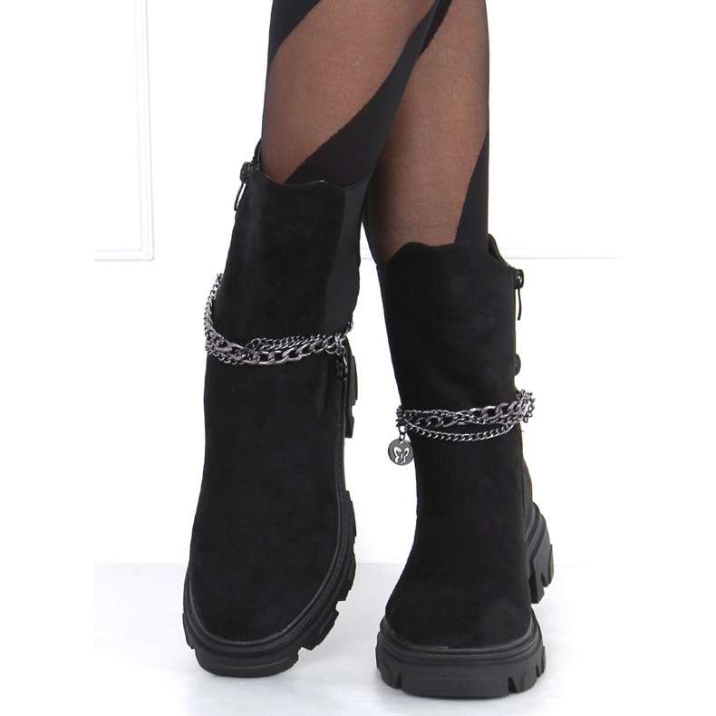 Chelsea boots with a high upper Hilde Black 2