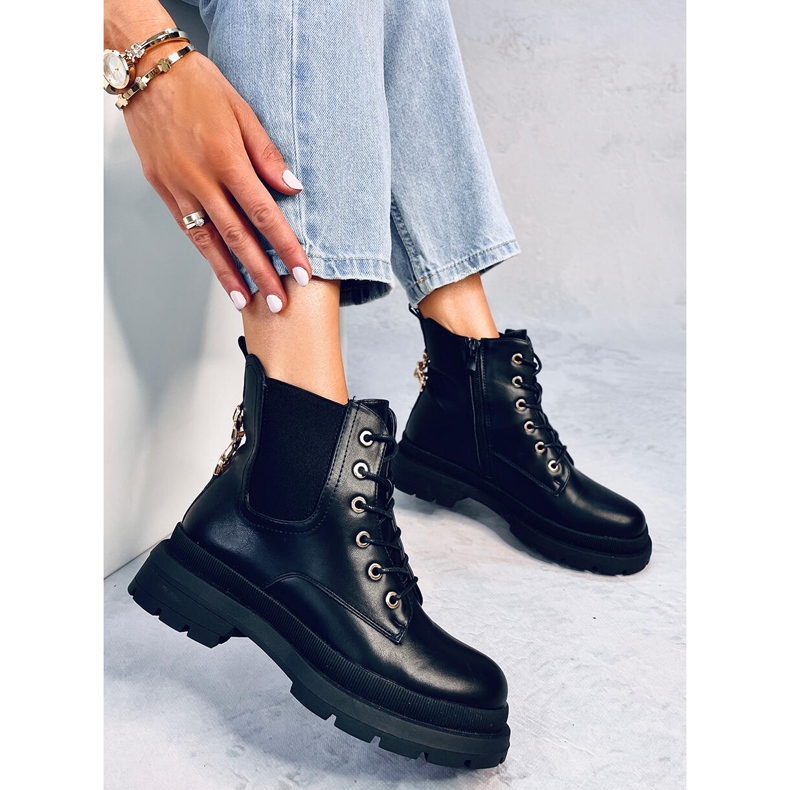 Lace-up boots with Clumsy Black chain 2