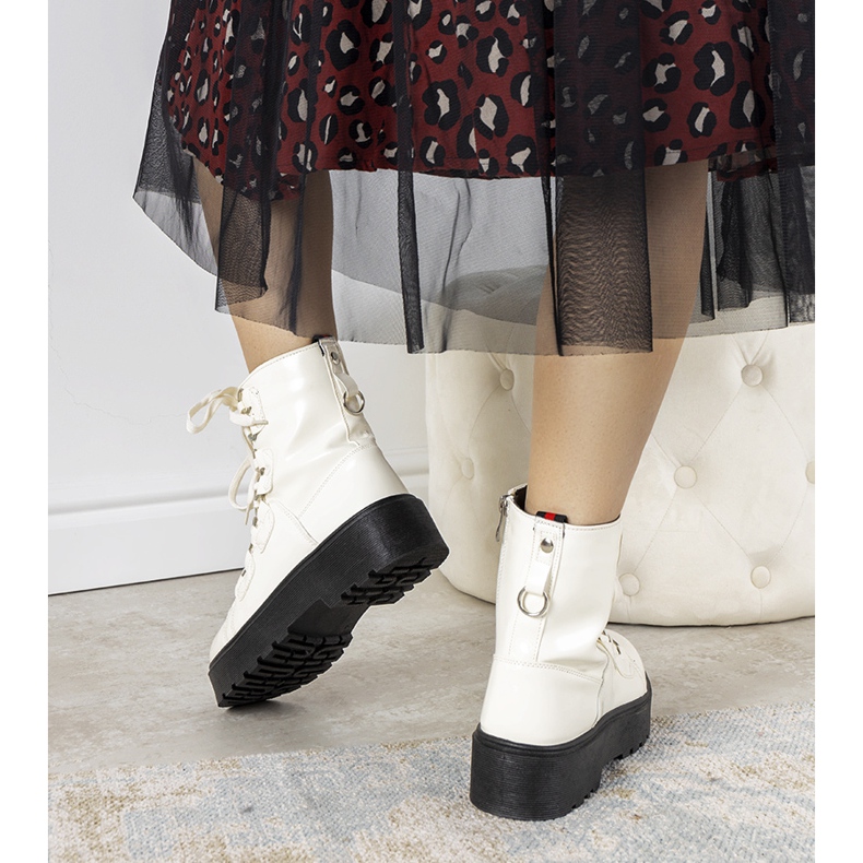 White boots on a high Orane sole ecru 2