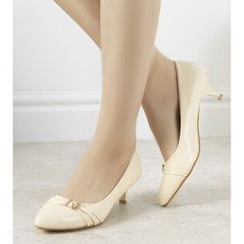 Beige pumps on a low Majory heel 1