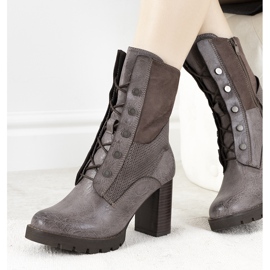 Brown ankle boots on the Alvarado post grey 1