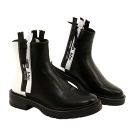 Women's black and white boots Lee Cooper LCJ-21-47-0650LA 5