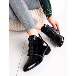 W. Potocki Elegant varnished Potocki boots black 1