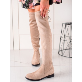 TRENDI Beige Musketeers 1