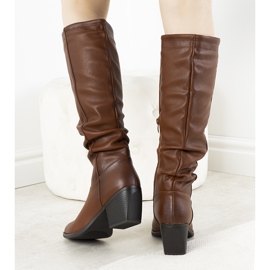 Brown boots on the Landry post 2