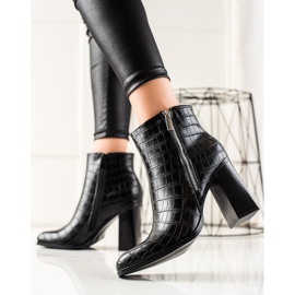 Bestelle Fashionable boots on the post black 2 Bestelle Fashionable boots on the post black 2