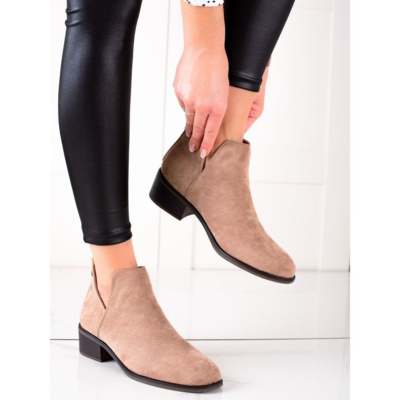 Evento Classic Booties With A Cut beige 1