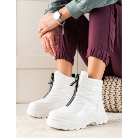Snow boots on the VINCEZA platform white 1