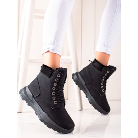 TRENDI Black Trappers 1