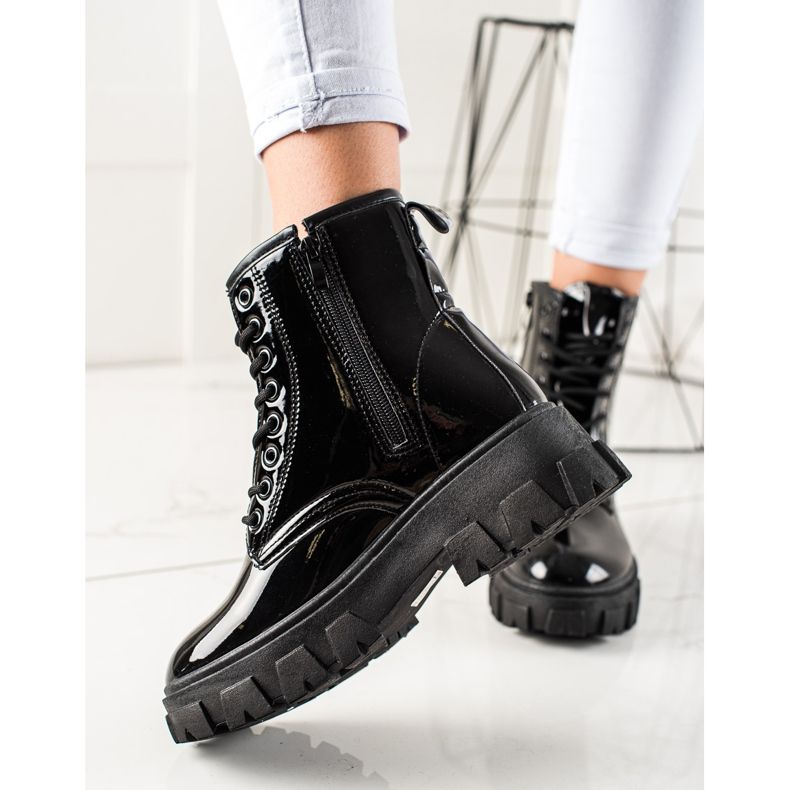 Sergio Todzi Black Trappers On The Platform 1