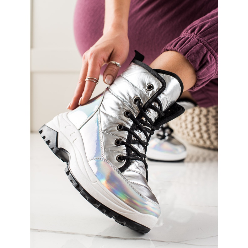 TRENDI Snow boots with holo effect silver 1