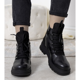 Black women's insulated boots from Ringer 1