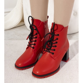 Red insulated boots with a Skow binding 1