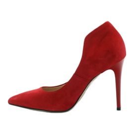 Espinto Pumps On A Red Pin 2
