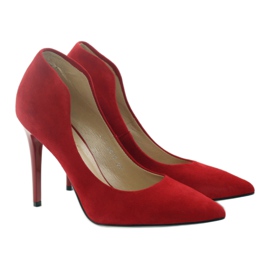 Espinto Pumps On A Red Pin 4