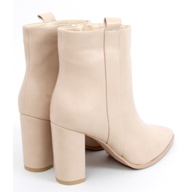 Boots on the Viva Beige post 1