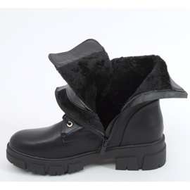 Workers with Salam Black chain 1