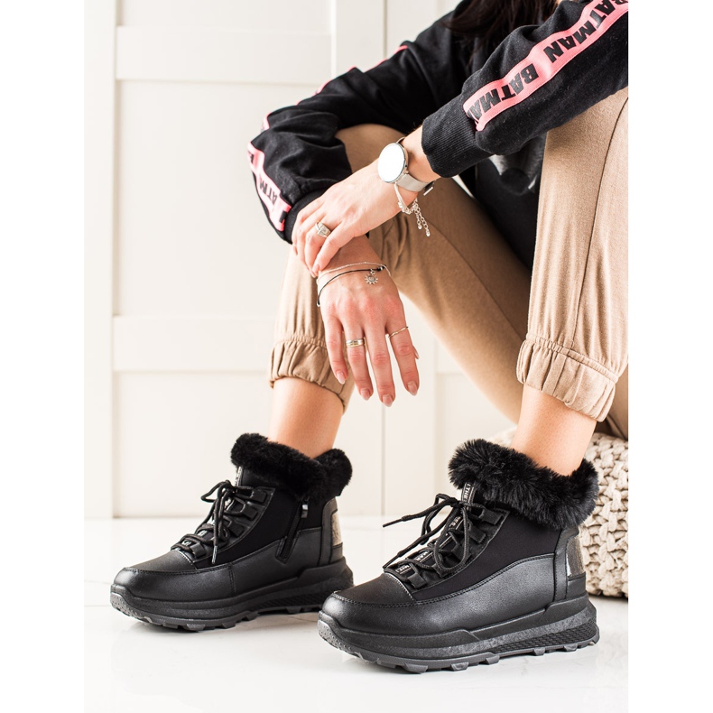 TRENDI Black Snow Boots With Fur 1