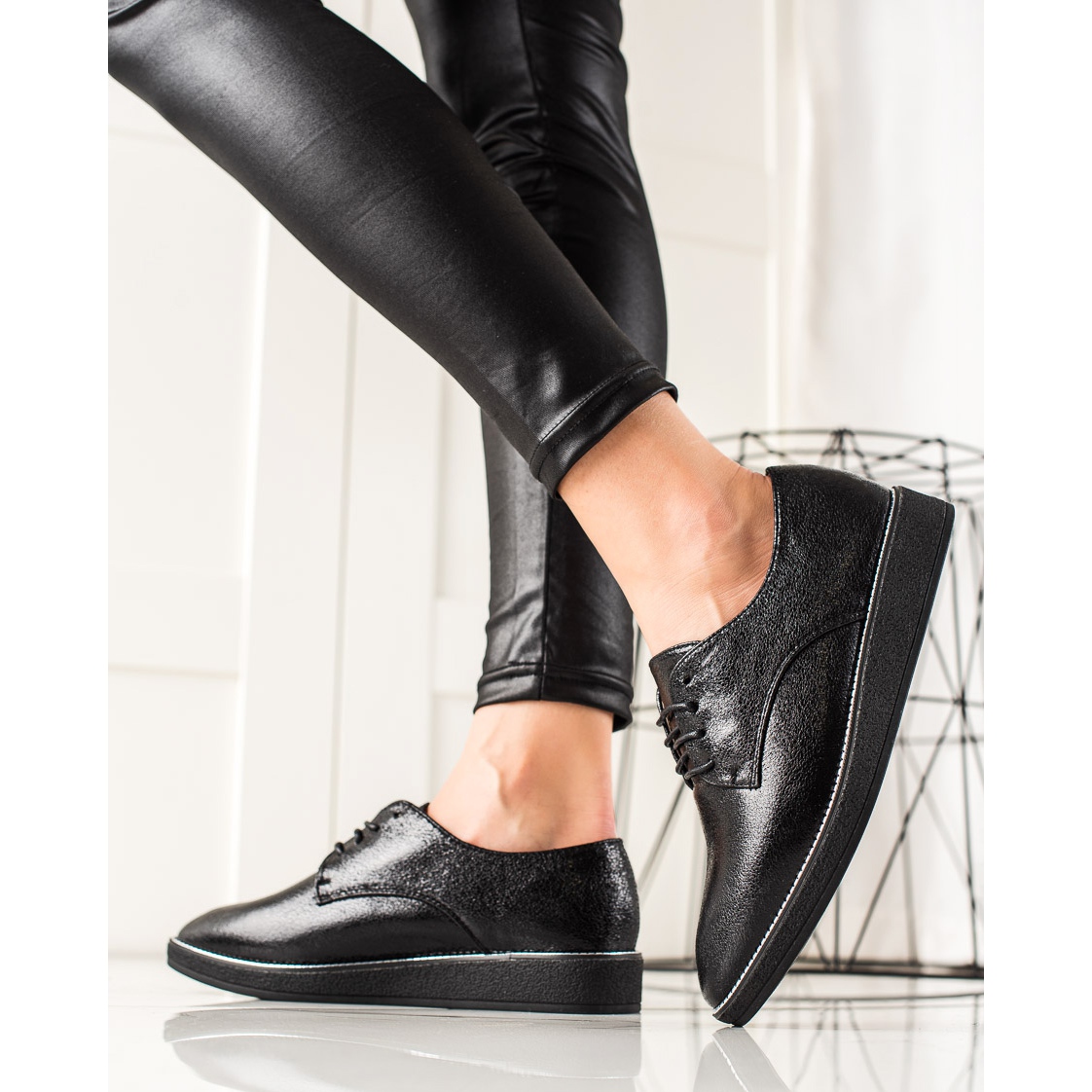 Classic Shiny Blackleather Lace up shoes