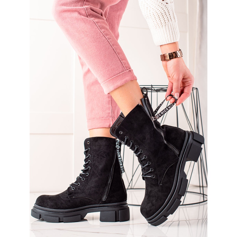 Bona Black boots with a decorative zipper 1
