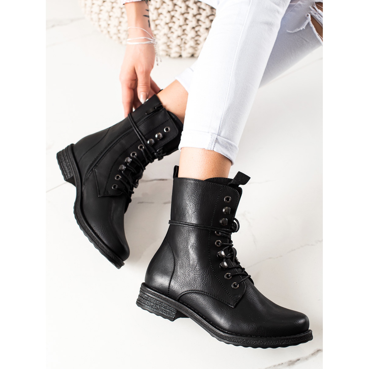 Classic Super Mode Black Lace-Up Ankle Boots - Fashionable Shoes