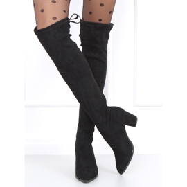 High-heeled boots from Peti Black 1