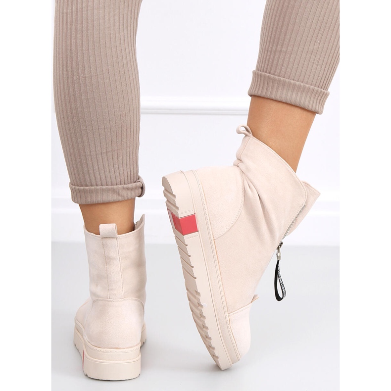 Pitt Beige flat suede boots 2