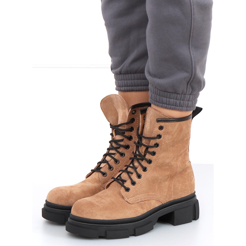 Dazy Khaki suede workers brown 2