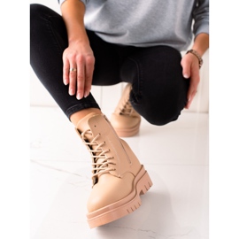 TRENDI Classic brown hiking boots on the platform beige 1