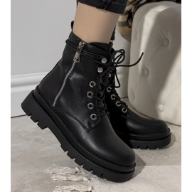 Black Hillman insulated women's boots 1