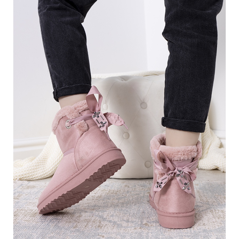 Pink insulated snow boots from Hamilton 1