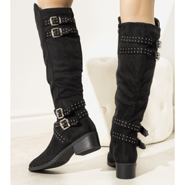 Black boots from Bakke 1