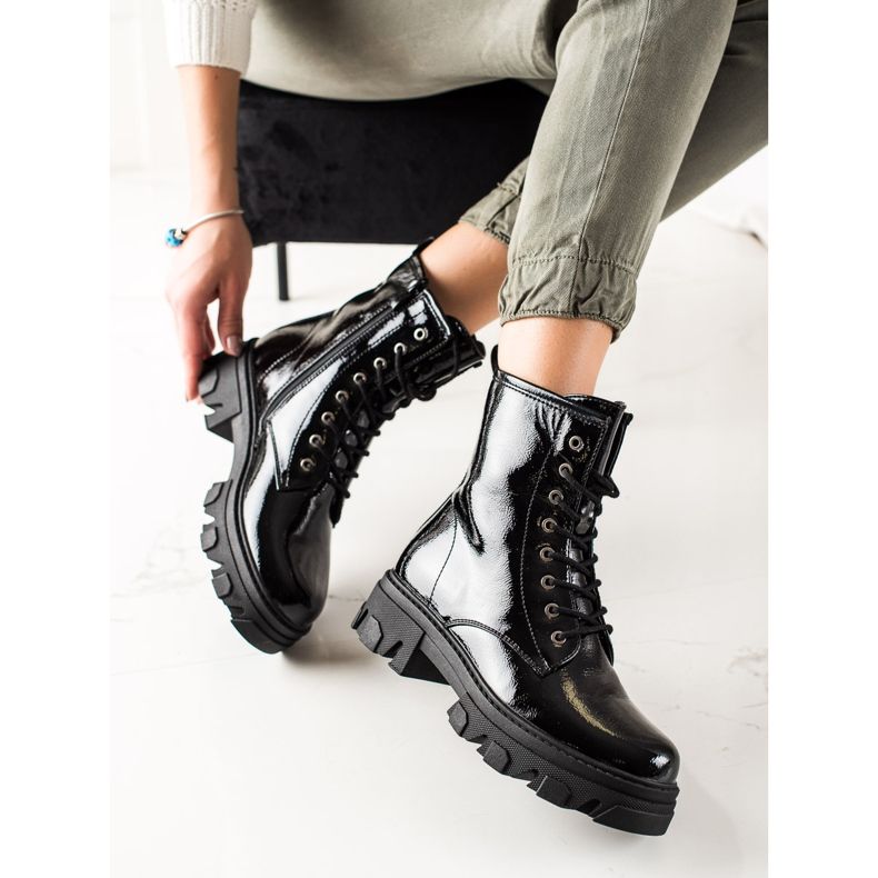 Goodin Lacquered Booties On The Platform black 1
