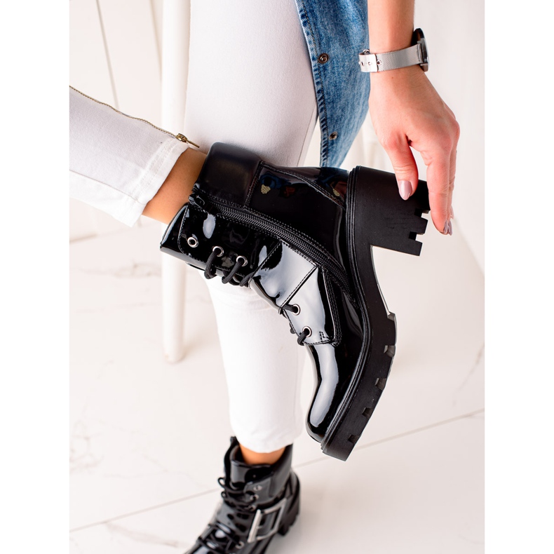 Evento Lacquered Workers On High Heels black 1