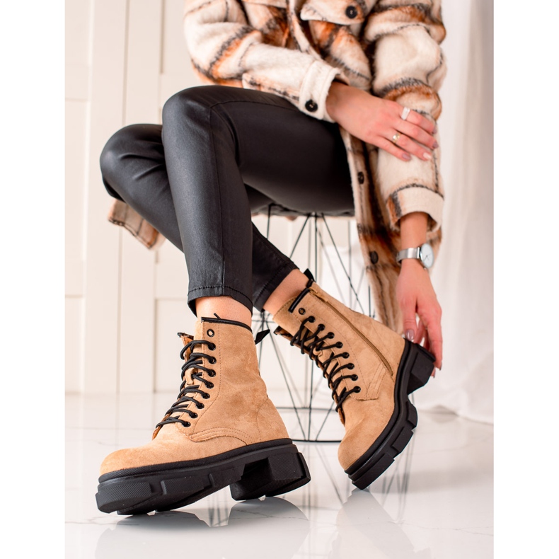 Super Me Suede Beige Trappers 1