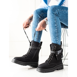 TRENDI Black trappers with a pocket 1