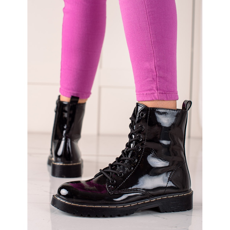 Small Swan Classic lacquered hiking boots black 1