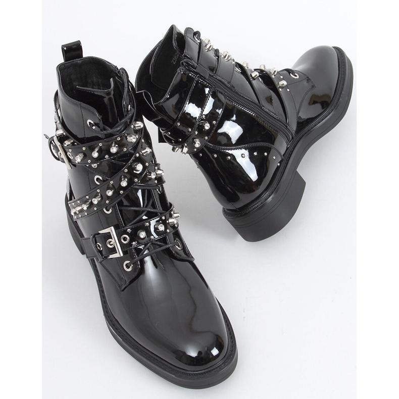 Solo Black Mirror military boots 1