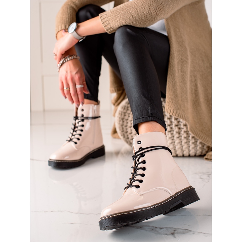 TRENDI Beige warm boots 1