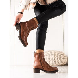 TRENDI Flat Heel Boots brown 1