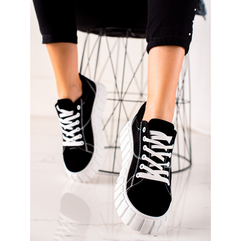 TRENDI Black Sneakers On The Platform 1